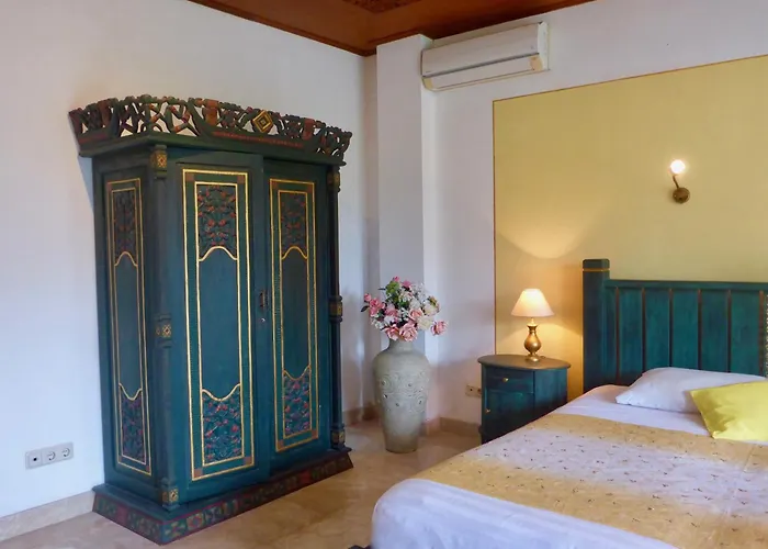 Gunung Paradis Retreat Villa *