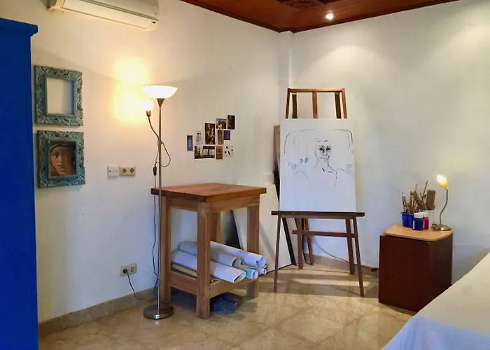 Gunung Paradis Retreat Villa
