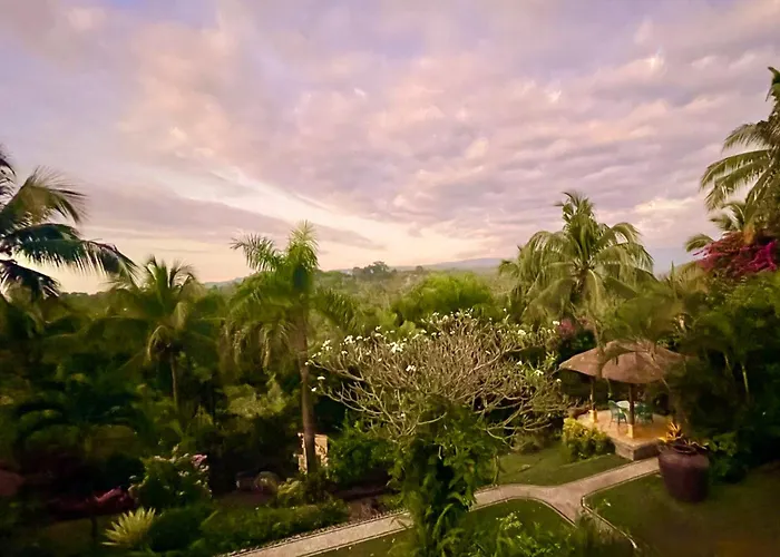 Villa Gunung Paradis Retreat *