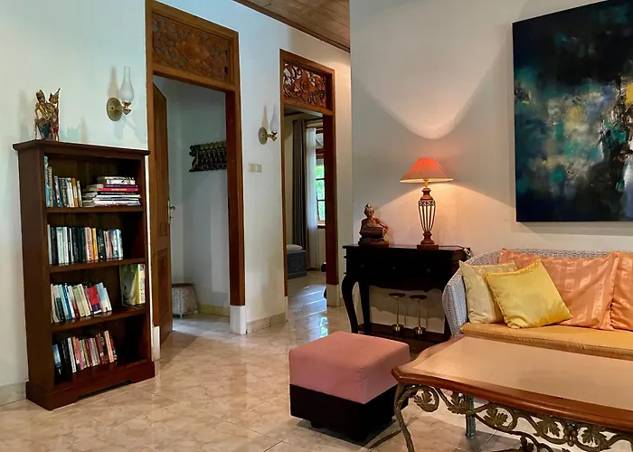 Gunung Paradis Retreat