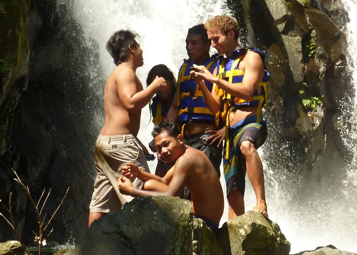 Gunung Paradis Retreat *